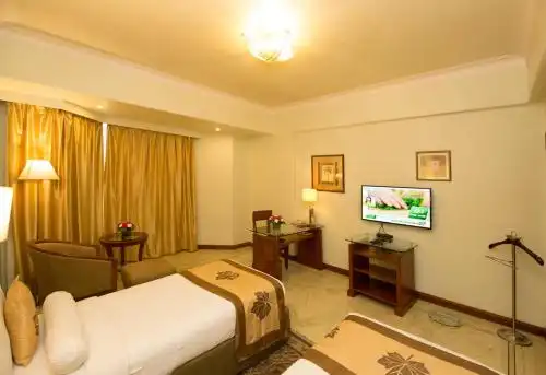 Clarion Bella Casa at Airport - 12