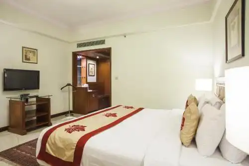 Clarion Bella Casa at Airport - 9