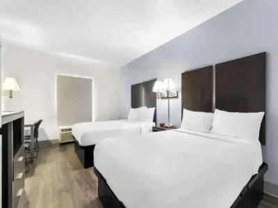 Suburban Studios Chattanooga Northeast - Ooltewah - 33