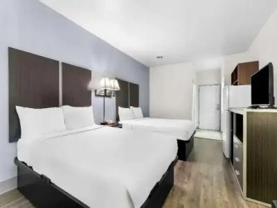 Suburban Studios Chattanooga Northeast - Ooltewah - 29