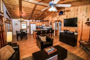 Four Seasons Summit Retreat #955, Big Bear Lake