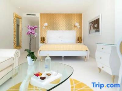 Portals Hills Boutique - 44