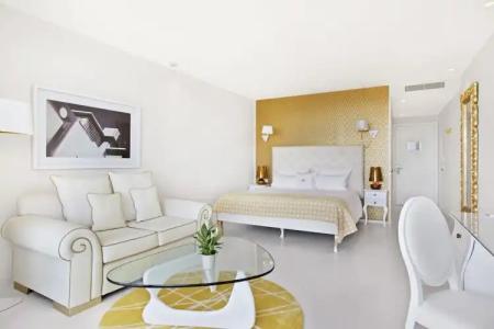 Portals Hills Boutique - 50