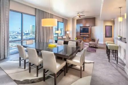 Club Wyndham Desert Blue - 70