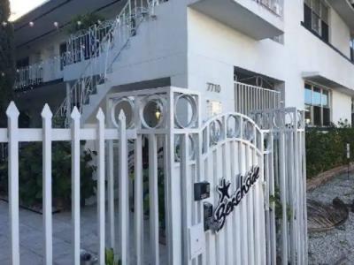 Beachside All Suites - 36