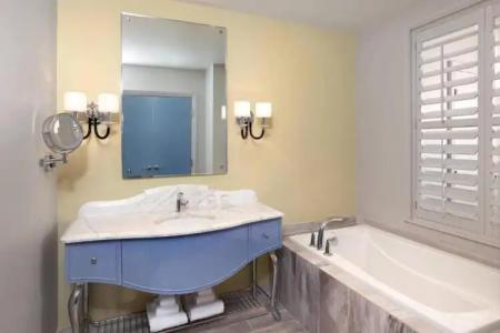 Grand Bohemian Charleston, Autograph Collection - 39