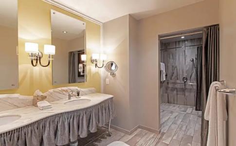 Grand Bohemian Charleston, Autograph Collection - 6