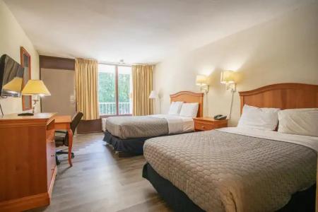 OYO Greensboro East I 40 - 2