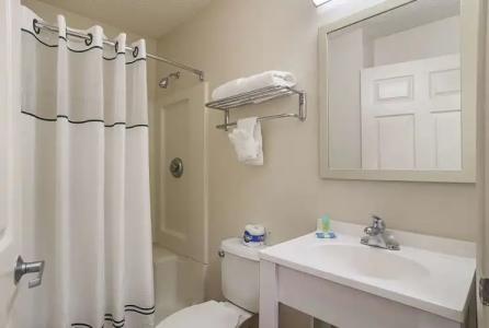 HomeTowne Studios Orlando-Cassleberry - 6