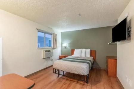 HomeTowne Studios Orlando-Cassleberry - 22