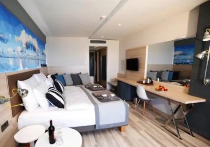 Sunprime C-Lounge - Adults Only - 12