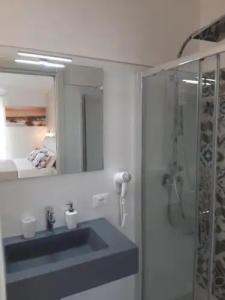 Viola di Mare Rooms and Parking - 9