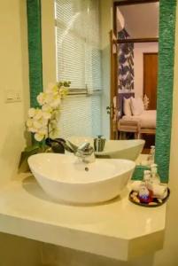 Binnacle Negombo - 8