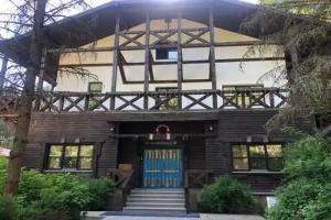 Ryibinka Guest House, Borok