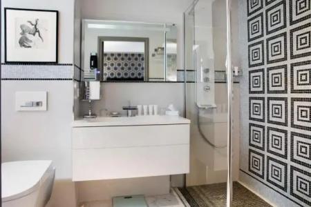 The One Alma Paris - 36