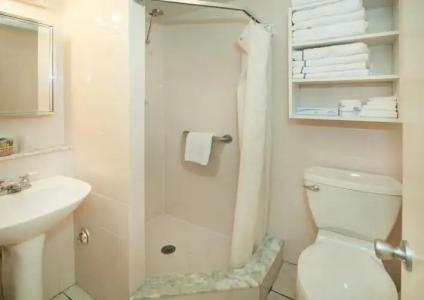 Windjammer Resort & Beach Club - 8