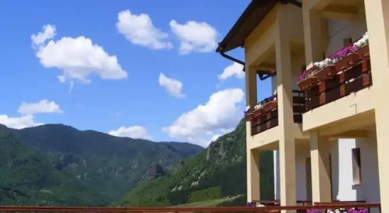 Kris Guest House - 9