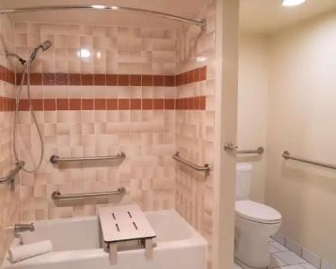 Best Western Plus Monterey Inn - 7