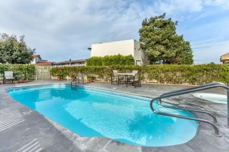 Best Western Plus Monterey Inn - 20