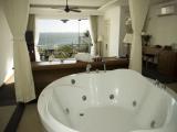 Suite with ocean view