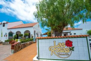 Ona Las Rosas, Puerto de Santiago