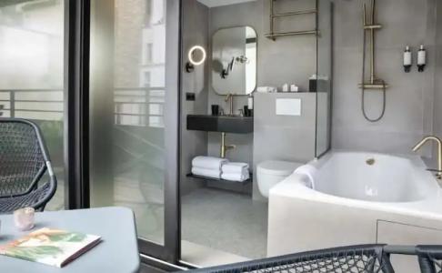 Le Rayz Vendome - 104