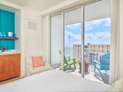 Margaritaville Hollywood Beach Resort - 13