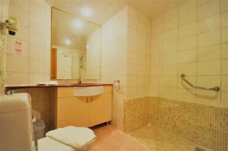 Select Suite & Apart - 80