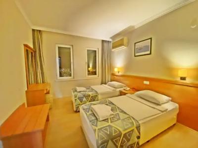 Select Suite & Apart - 30