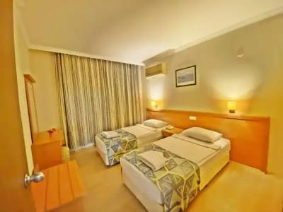 Select Suite & Apart - 70