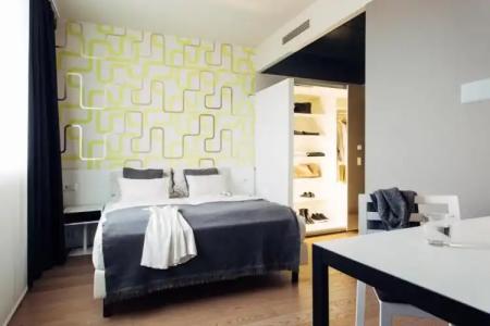 Harry's Home & Apartments - 70