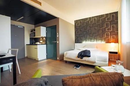 Harry's Home & Apartments - 72