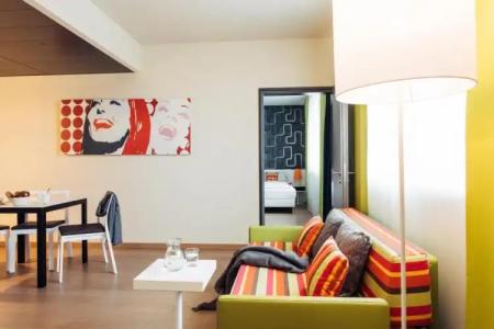 Harry's Home & Apartments - 60