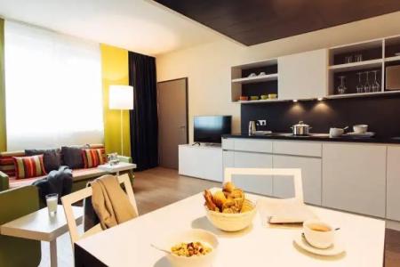 Harry's Home & Apartments - 71