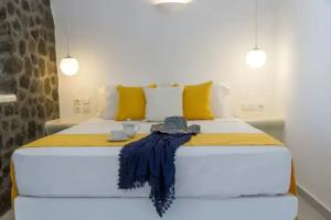 Asma Suites, Fira