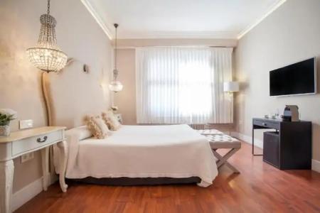 Hi Valencia Boutique - 56