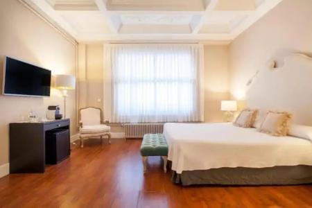 Hi Valencia Boutique - 52