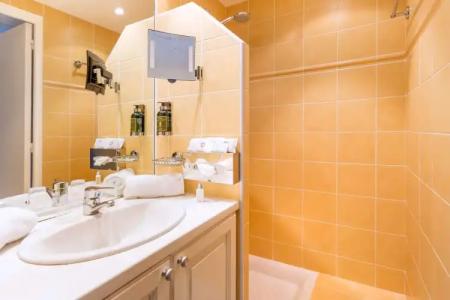 Le Suffren Hôtel - 9