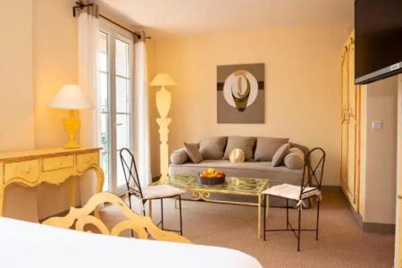 Le Suffren Hôtel - 77