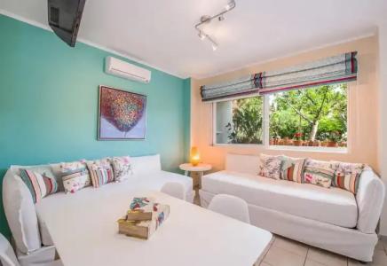 Stamatakis Boutique Studios - 85