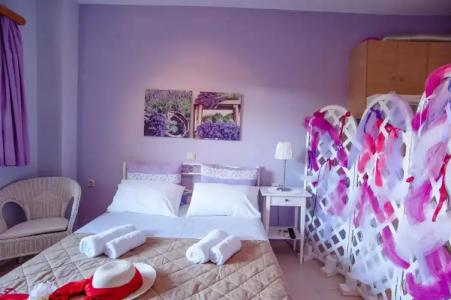 Stamatakis Boutique Studios - 25