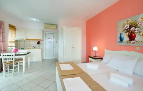 Stamatakis Boutique Studios - 34