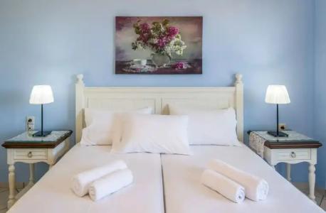 Stamatakis Boutique Studios - 31