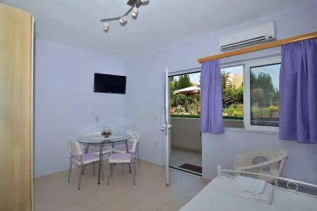 Stamatakis Boutique Studios - 27