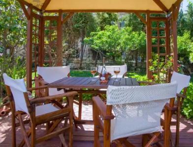 Stamatakis Boutique Studios - 73