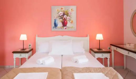 Stamatakis Boutique Studios - 35