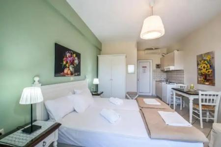 Stamatakis Boutique Studios - 152