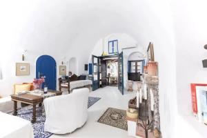 Fava Eco Suites, Oia