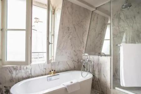 Esprit Saint Germain - 107