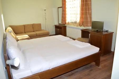 De-Yan Guest House - 1